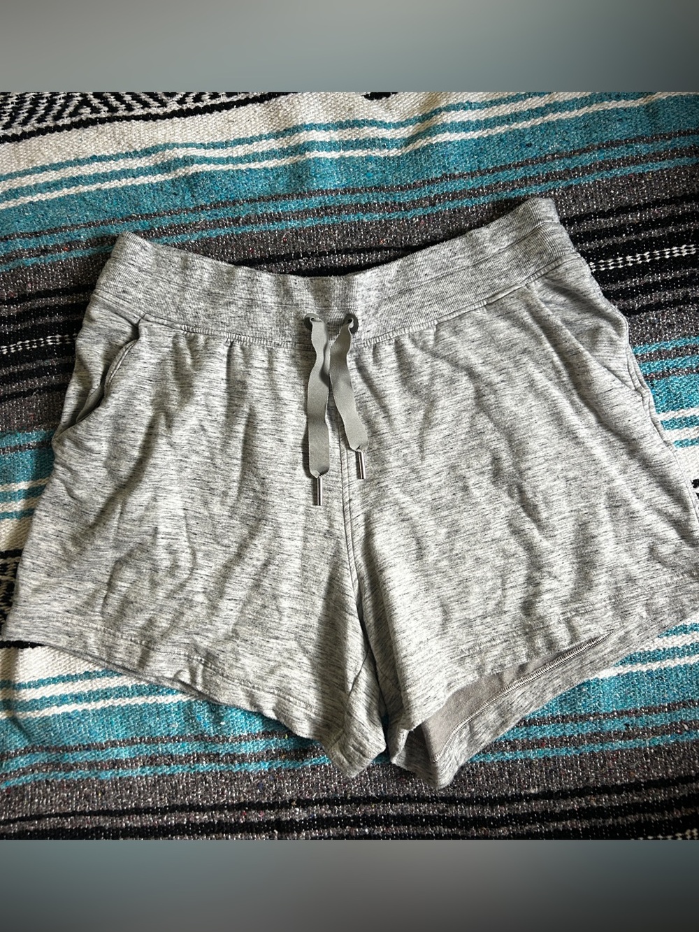 Athleta Balance 4” Shortie Shorts Women’s 1X Gray lounge shorts
